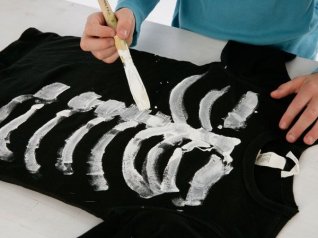 Make a skeleton costume!